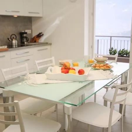 My Holiday - Casa Adele - Glicine Apartament *
