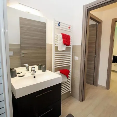 My Holiday - Casa Adele - Glicine Apartament Vercana